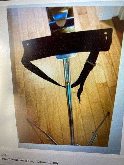 Golf Bag STAND ! Attaches to Bag . Opens Quickly