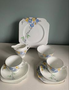 Colclough deco style  pretty and charming china tea for two