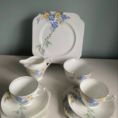 Colclough deco style  pretty and charming china tea for two
