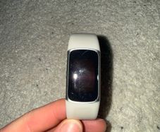 Fitbit Charge 6 White Includes Spare Band and Charger