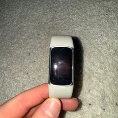 Fitbit Charge 6 White Includes Spare Band and Charger