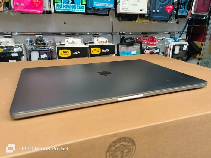 Touch Bar MacBook Pro 15" 2017 A1707 2.8 GHz Core i7 16GB RAM 512GB SSD macOS Vetura 13.7.8 (Battery Cycle: 189)