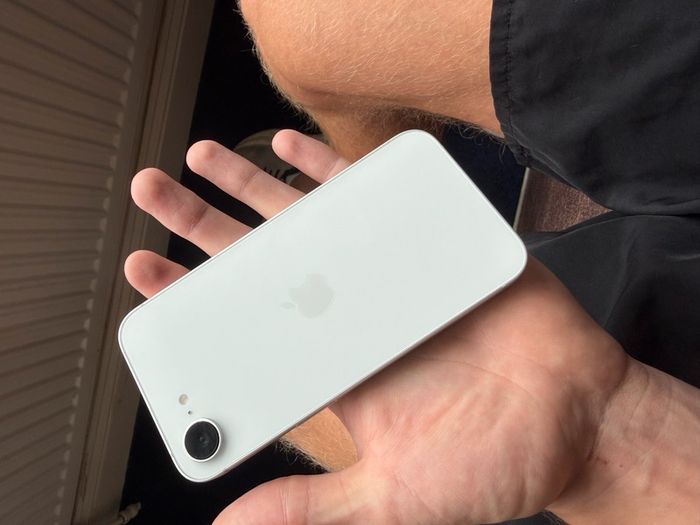 iPhone 16e