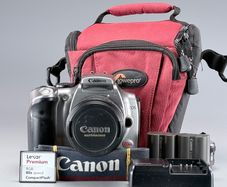 Canon EOS Digital Rebel XT DSLR Camera W/EF 35-80mm Lens