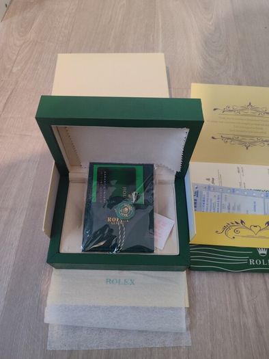empty watch box