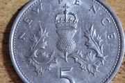Great Britain UK 1971 5 New Pence Elizabeth II Coin - free standard postage