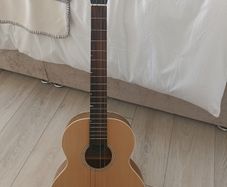 Flight Baritone Ukulele