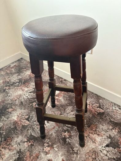 3 Bar Stools
