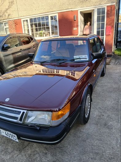 Saab 900i