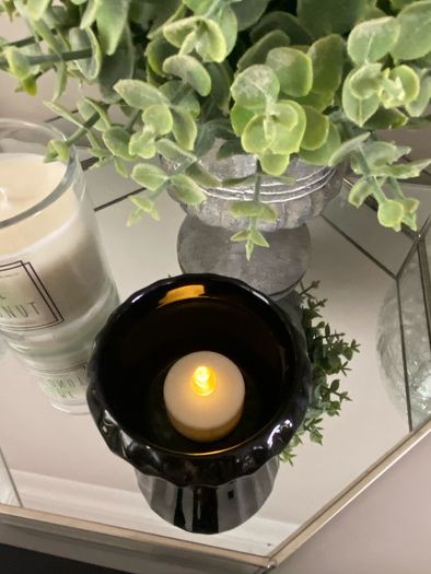 Black tea light candle holder