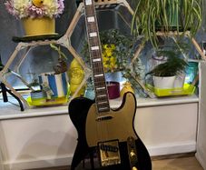 guitar Squier tele 40th anniversary gold, black