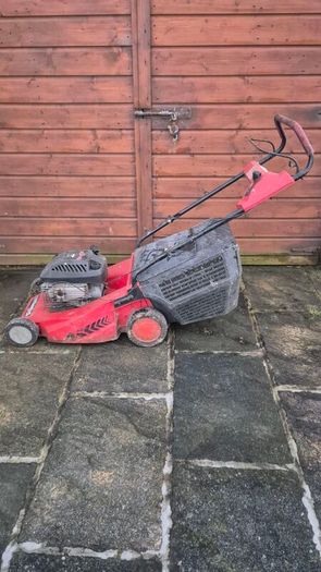 lawnmower  castlegarden