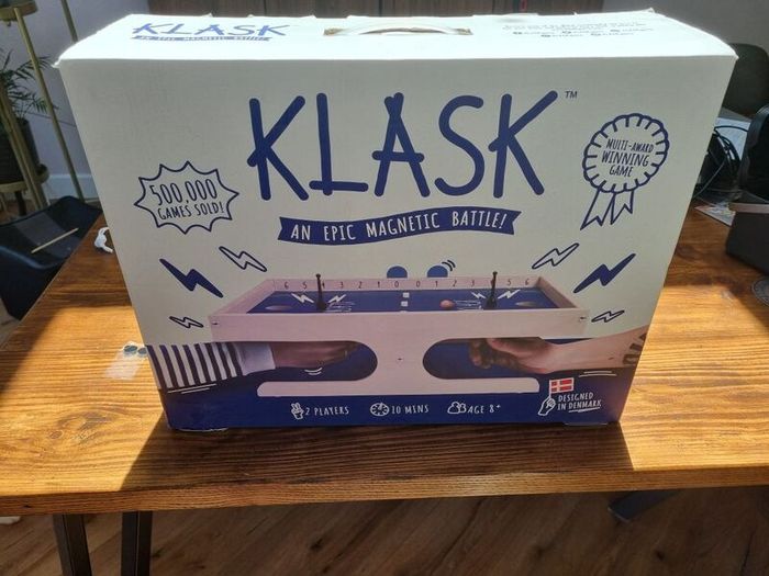 Klask magnetic dexterity board game