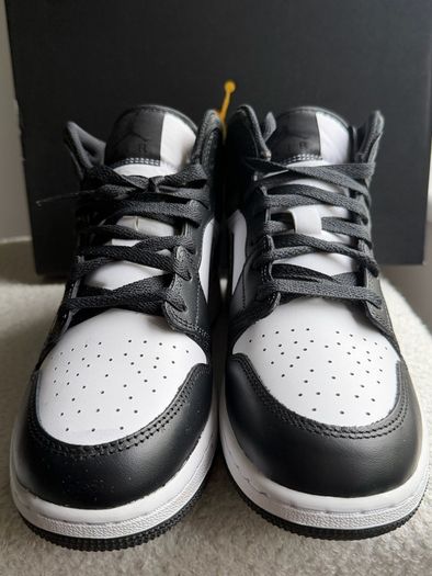 Nike Air Jordan 1 Mid SE GS Black White EU 38.5 UK 5.5 Panda Style Brand New