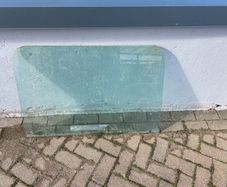 International 454 rear windscreen