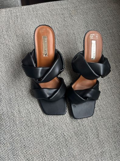 2 pairs black heels size 5