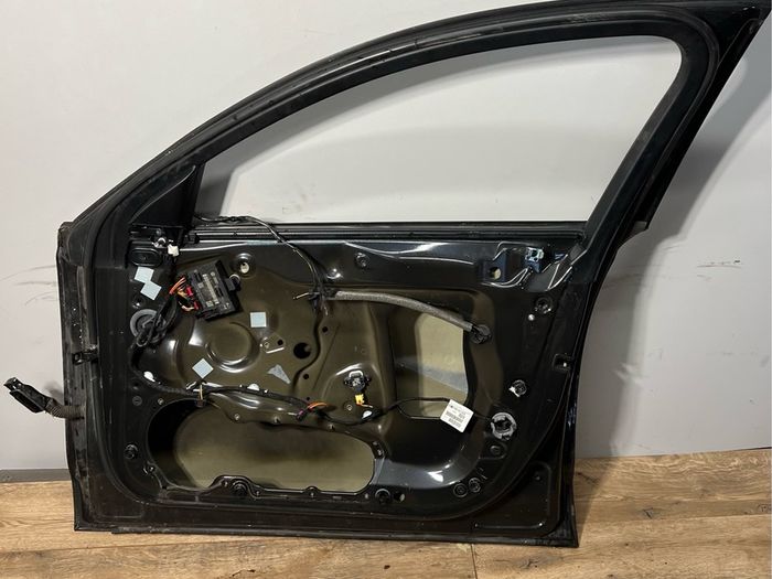 Audi A6 C7 4g 2012-2018 Saloon Offside Driver Side Front Right Door In Black Colour Lx7u