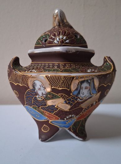 SALE!  Vintage Hand Painted Japanese Porcelain Vessel