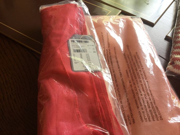 SAMOON. SALE A New. beautiful scarf in a trio of Coral shades REDUCED