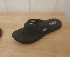 Skechers Modern Arch Fit - Sunshine Women's on the Go Flip Flop .. Colour: Black .. Size: 4 UK .. 37 EU
