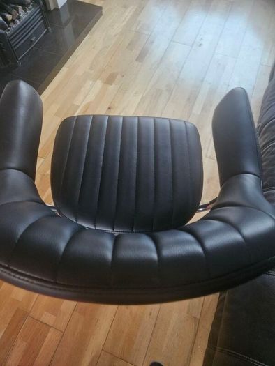 Bar stool