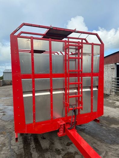 Cattle trailer