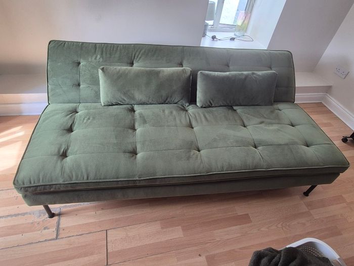 Vibrant green Swyft sofa bed couch with matching pillows (Colour not accurately reflected in own pictures, see listing for brands original pictures)