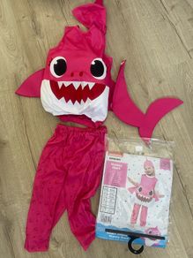 Mommy shark costume