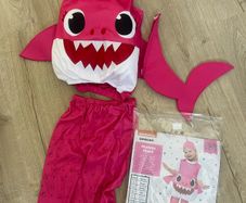 Mommy shark costume