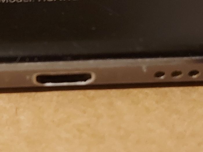 HUAWEI P9 Lite, Model VNS-L31, 16GB, 3GB Ram, Sim Holder missing, otherwise excellent condition, Vodafone network