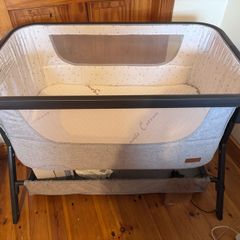 Baby Elegance Co-Glide Electric Bedside Crib/ Next to me cot