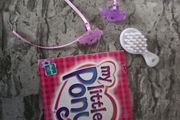 Pamphlet Leaflet Brush and 2 x slides hair MLP G3 My Little Pony