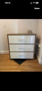 Chest of drawers
