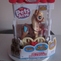 Zuru Pets Alive My Magical Pony/Stable New