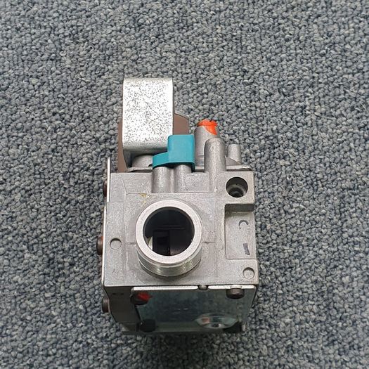 Worcester gas valve 848 sigma Boiler part used 8718221347