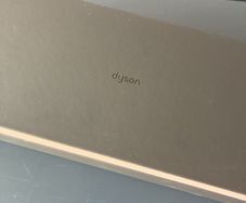 Dyson Airstrait