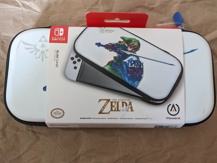 'The Legend of Zelda' Switch slim case