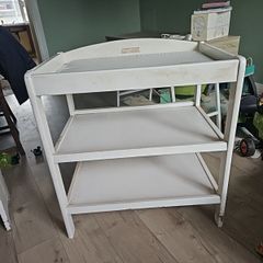 Changing table