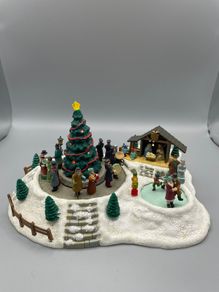 Enesco PineHollow Village Square Christmas Tree Music Box