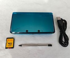 Nintendo 3DS Aqua Blue - CFW Modded - 64GB - Huge Game Collection