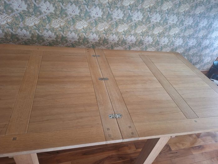 oak dining table
