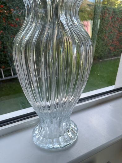 Newbridge Large Elegant 17.5" Wave Design Glass Vase as New