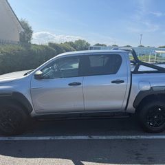 Toyota Hilux invincible