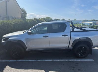 Toyota Hilux invincible