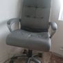 grey office chair Image 2