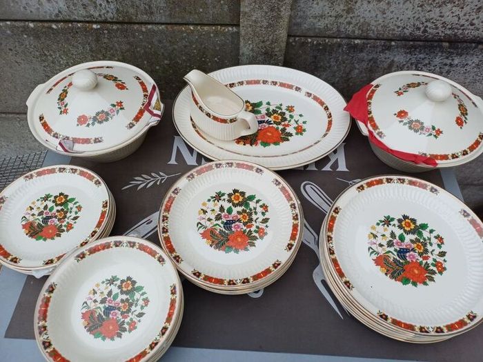 1970s Carrigdhoun Pottery Dinner Set