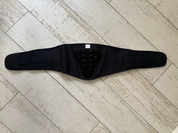 Neo G Back Brace with Power Straps
