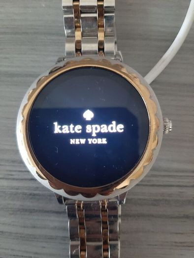 Kate Spade Scallop Smartwatch
