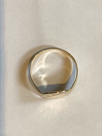 9 carat gold signet ring