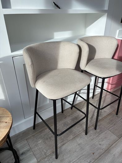2 Breakfast Bar Stools by KAVEHOME